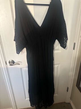 Torrid festi Black V-Neck Lace Sleeve Maxi Dress